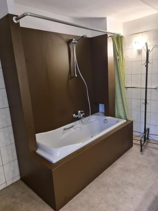 Haus Paesch Nahe See Mit Beheiztem Whirlpool/Sauna Butgenbach Exterior foto